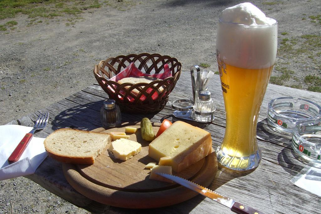 Hotel Schwarzer Adler Pettneu am Arlberg Exteriör bild