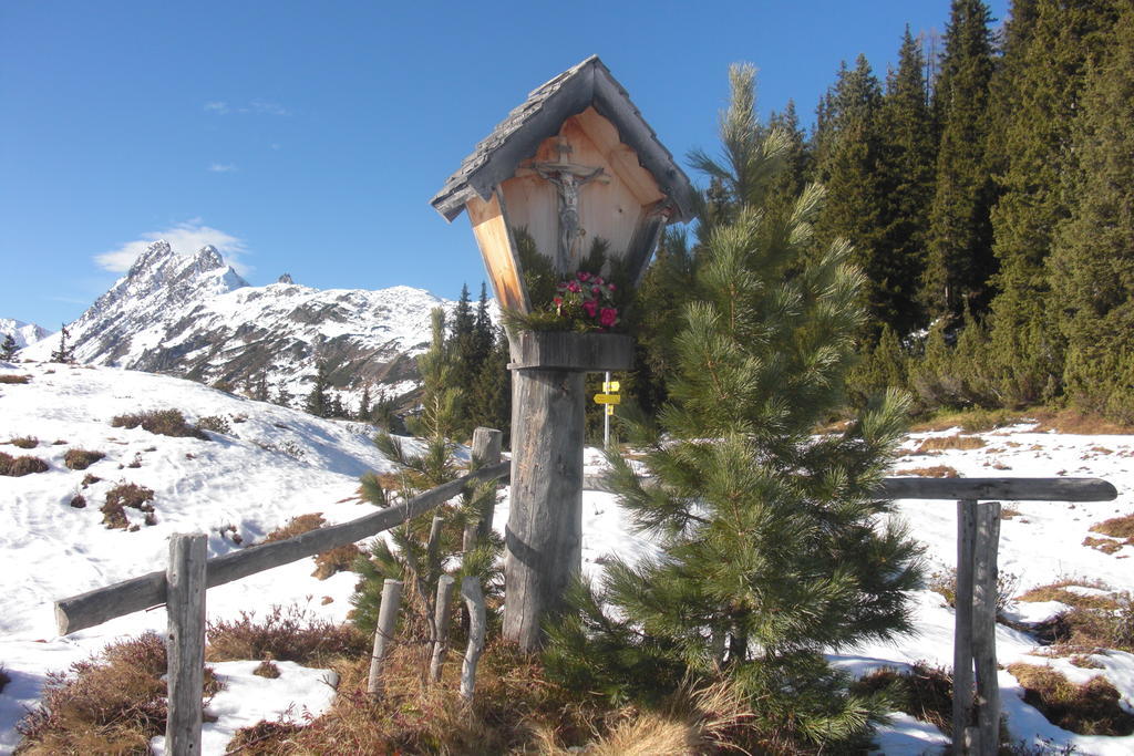 Hotel Schwarzer Adler Pettneu am Arlberg Exteriör bild