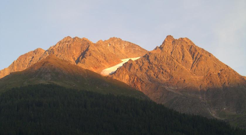 Hotel Schwarzer Adler Pettneu am Arlberg Rum bild