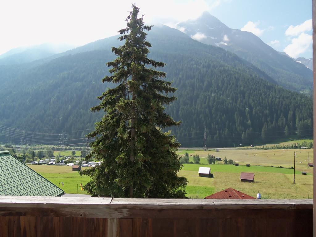 Hotel Schwarzer Adler Pettneu am Arlberg Rum bild