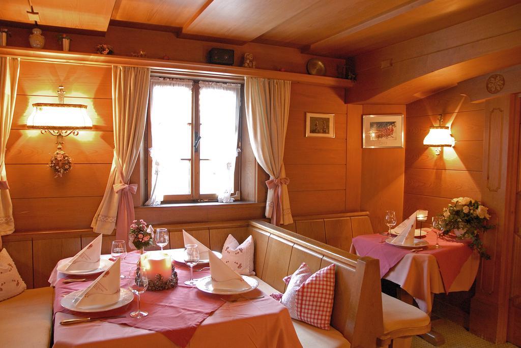 Hotel Schwarzer Adler Pettneu am Arlberg Exteriör bild