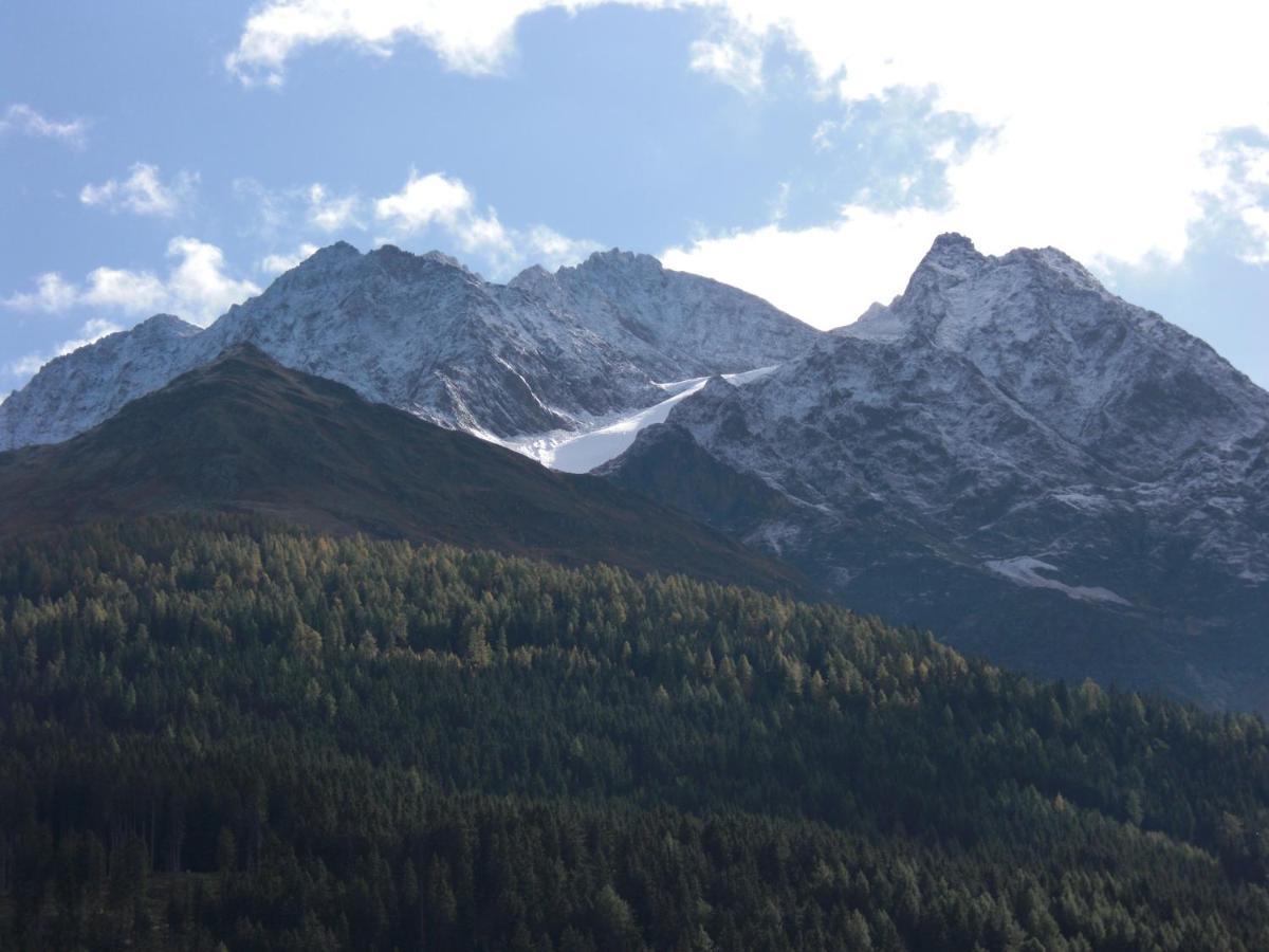 Hotel Schwarzer Adler Pettneu am Arlberg Exteriör bild