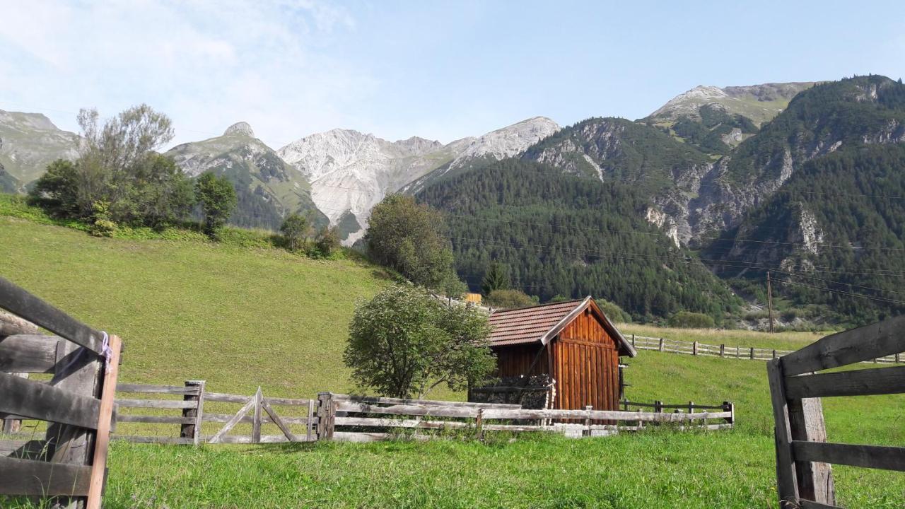 Hotel Schwarzer Adler Pettneu am Arlberg Exteriör bild