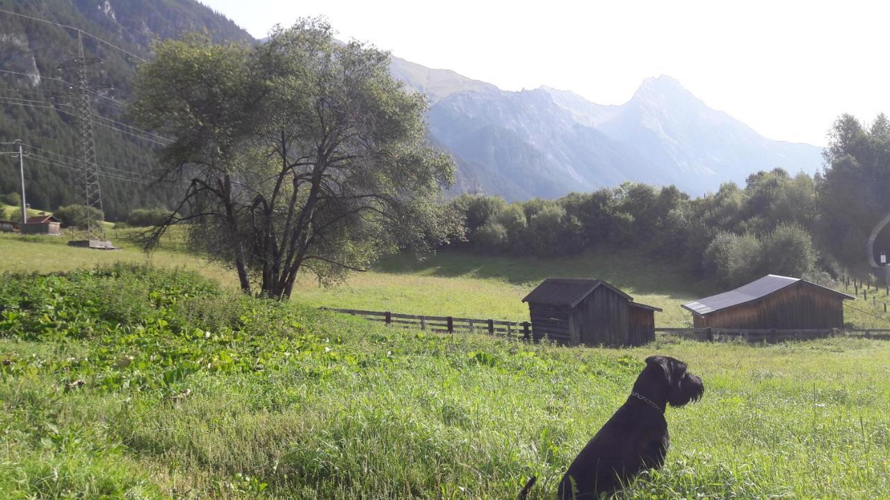 Hotel Schwarzer Adler Pettneu am Arlberg Exteriör bild